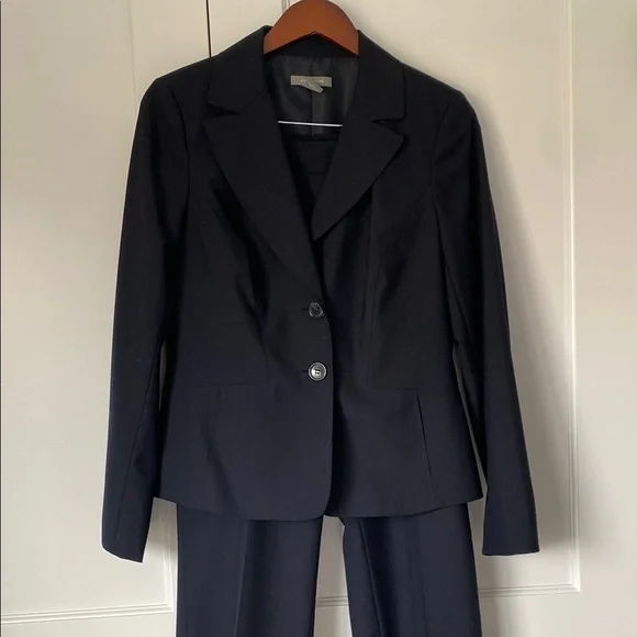 Ann Taylor navy pantsuit women’s 10/10P - Picture 1 of 12